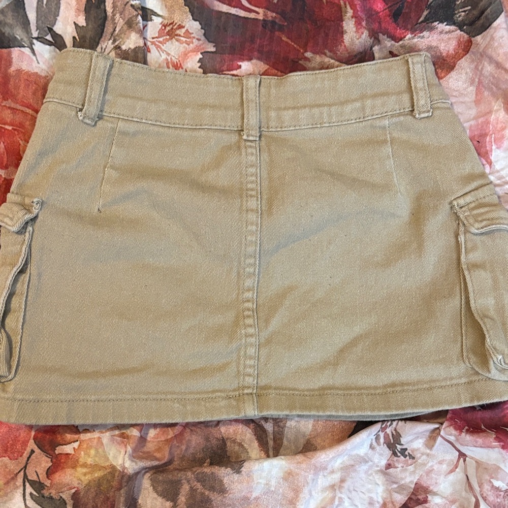 Woman’s Beige Cargo Pocket Mini Skirt, Size S - Picture 9 of 10